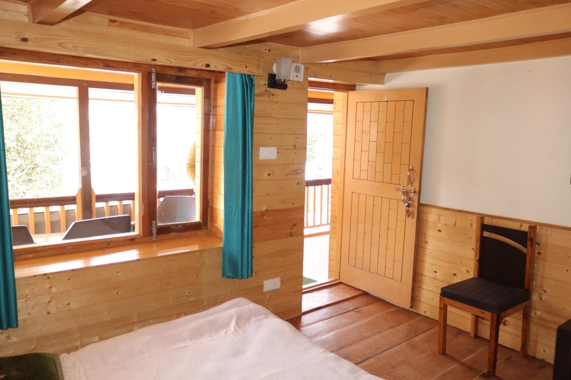 Forest Wood Cottage Manāli Exteriér fotografie